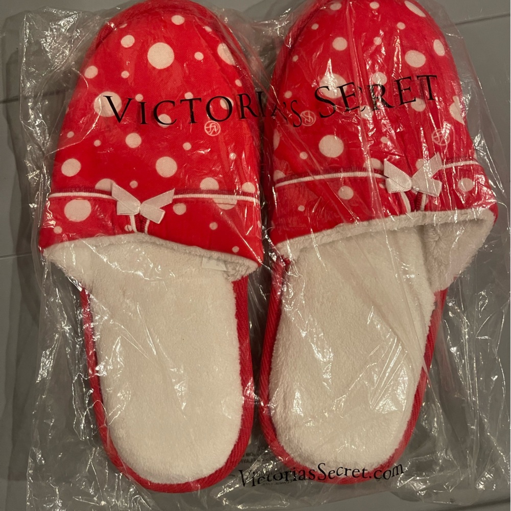 Victoria’s Secret red polka dot slipper